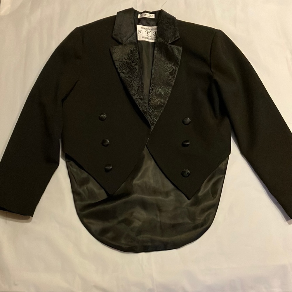 EUC Sz 8 boys tuxedo tails coat